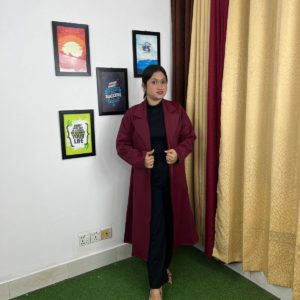 ম্যারুন ওভারকোট